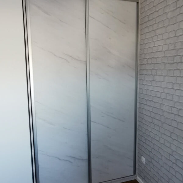 Klizni ormar po meri zatvoren